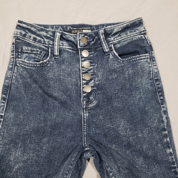 Fashion Nova Acid Wash Button-Fly High Rise Skinny Jeans Size 1 - Picture 6 of 11